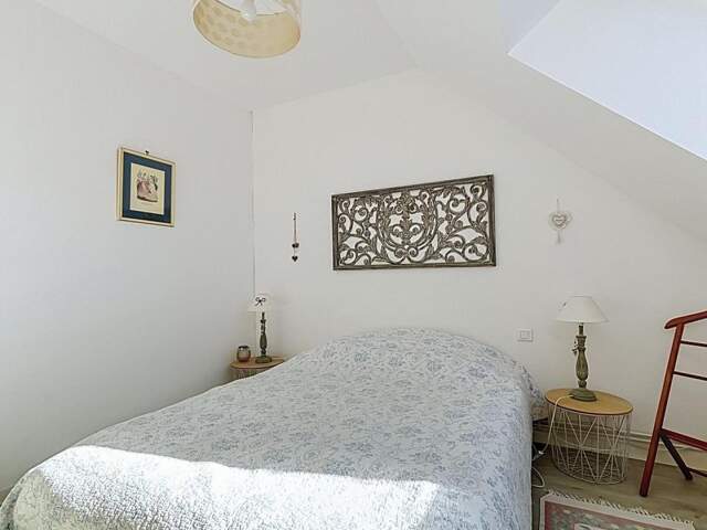 Maison familiale confort de plain-pied avec 4 chambres et 2 garages — photo du bien