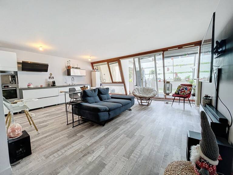 Duplex 104 m² de 4 pièces avec cave et parking — photo 1