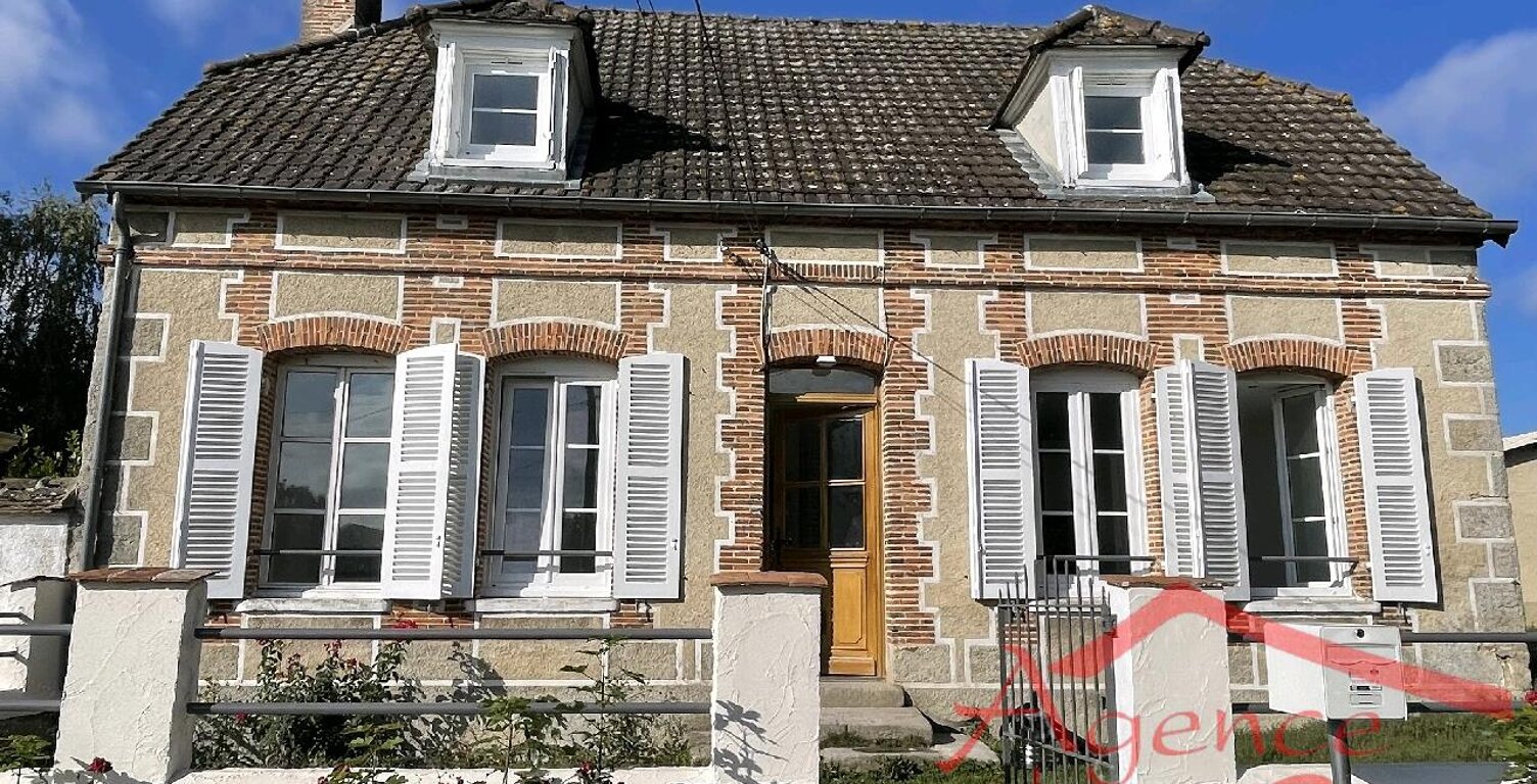 Location maison 4 pièces 95 m² à Sézanne (51120) — photo 1