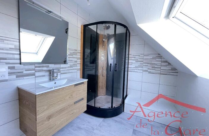 Location maison 4 pièces 95 m² à Sézanne (51120) — photo 4