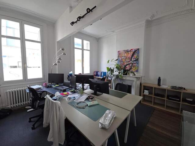 Bureau 117 m² à Tours — photo du bien