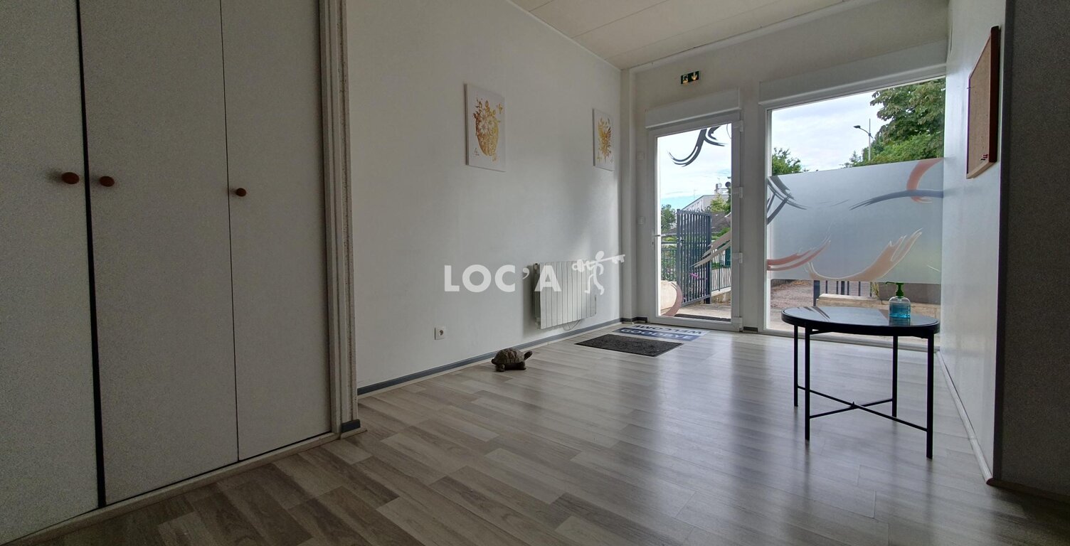 Location local industriel  55 m² à Longvic (21600) — photo 1