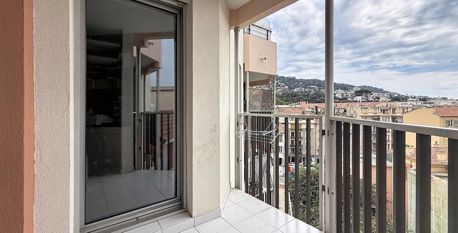 F2. NICE / LE PORT — photo 1