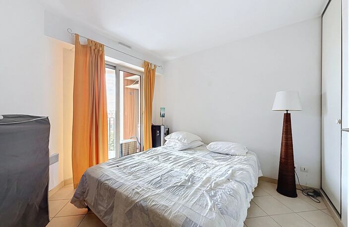 F2. NICE / LE PORT — photo 4