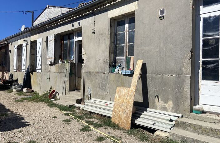 MAISON DE CAMPAGNE A RENOVER ENTIEREMENT ST ESTEPHE MARBUZET — photo 2