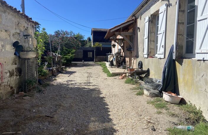 MAISON DE CAMPAGNE A RENOVER ENTIEREMENT ST ESTEPHE MARBUZET — photo 3