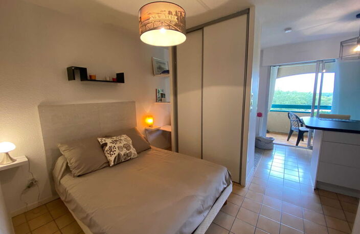 APPARTEMENT DE 25 M2 AVEC TERASSE COUVERTE — photo 5
