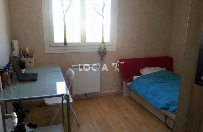 Location appartement 1 pièce 10 m² à Bron (69500) — photo 2