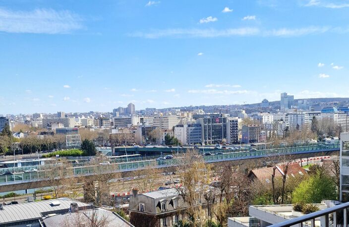 GRAND APPARTEMENT T2 AVEC BALCONS PARKING ET CAVE — photo 3
