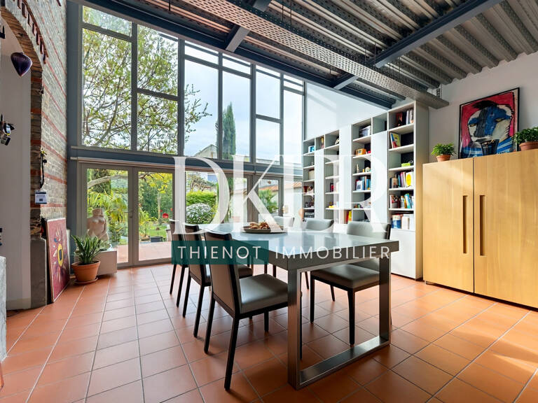MAISON DE VILLE DE 250 M2 AVEC JARDIN EN CENTRE VILLE DE REI — photo 1