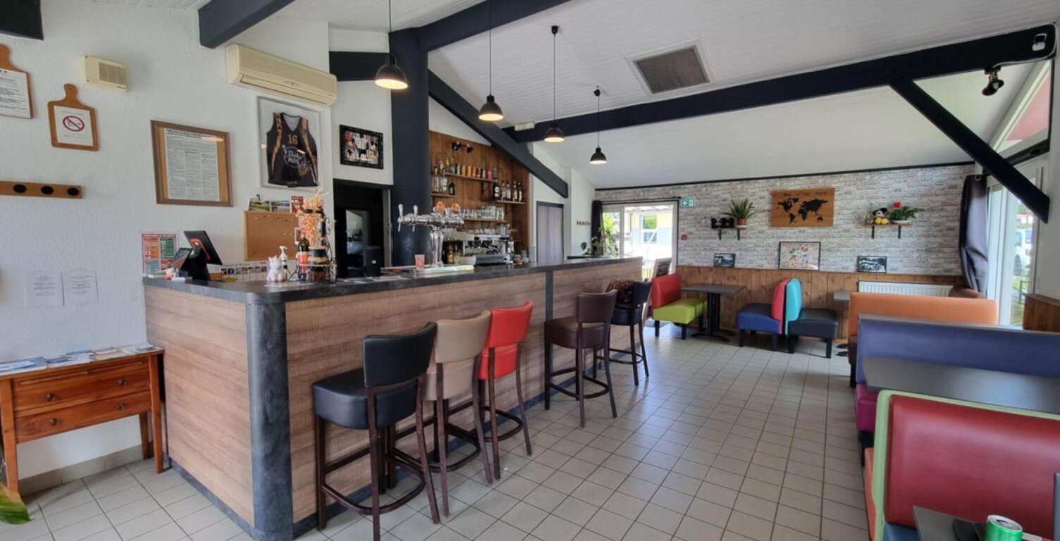 Vente Restaurant 179 m&sup2; — photo 1