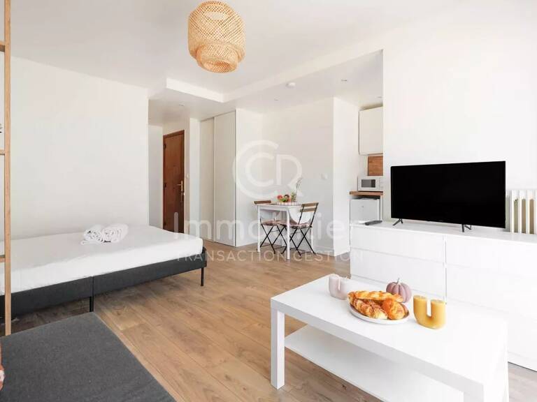 STUDIO - CANNES  - RUE D'ANTIBES 500 M — photo 1