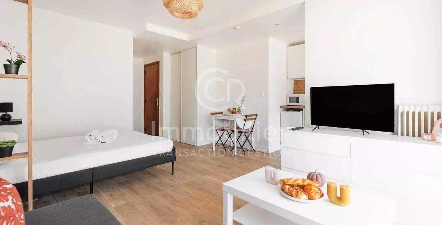 STUDIO - CANNES  - RUE D'ANTIBES 500 M — photo 1