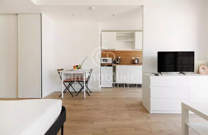 STUDIO - CANNES  - RUE D'ANTIBES 500 M — photo 2