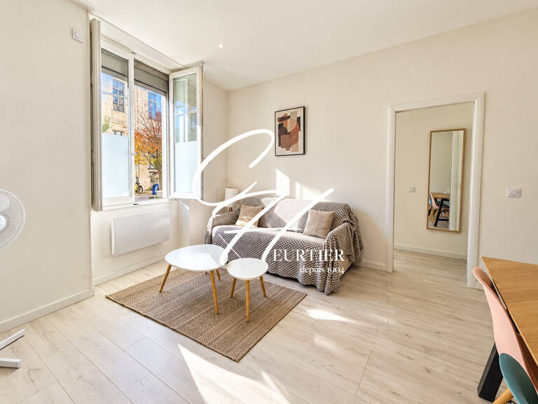 GRENOBLE - Appartement T2 - Rénové à neuf — photo 1