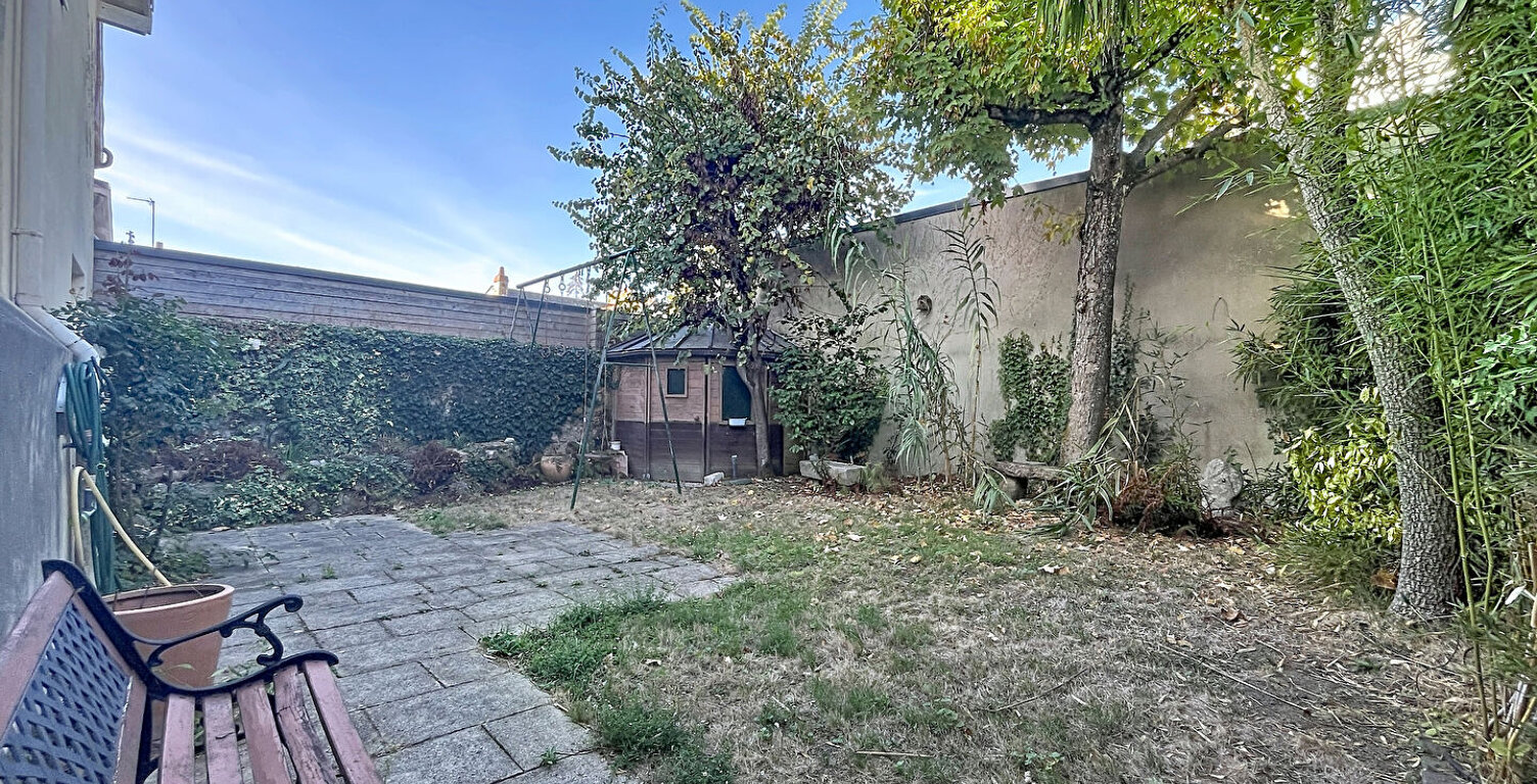 NANTES CHANTENAY Maison 5 pièces à à fort potentiel, avec garage double et jardin — photo 1