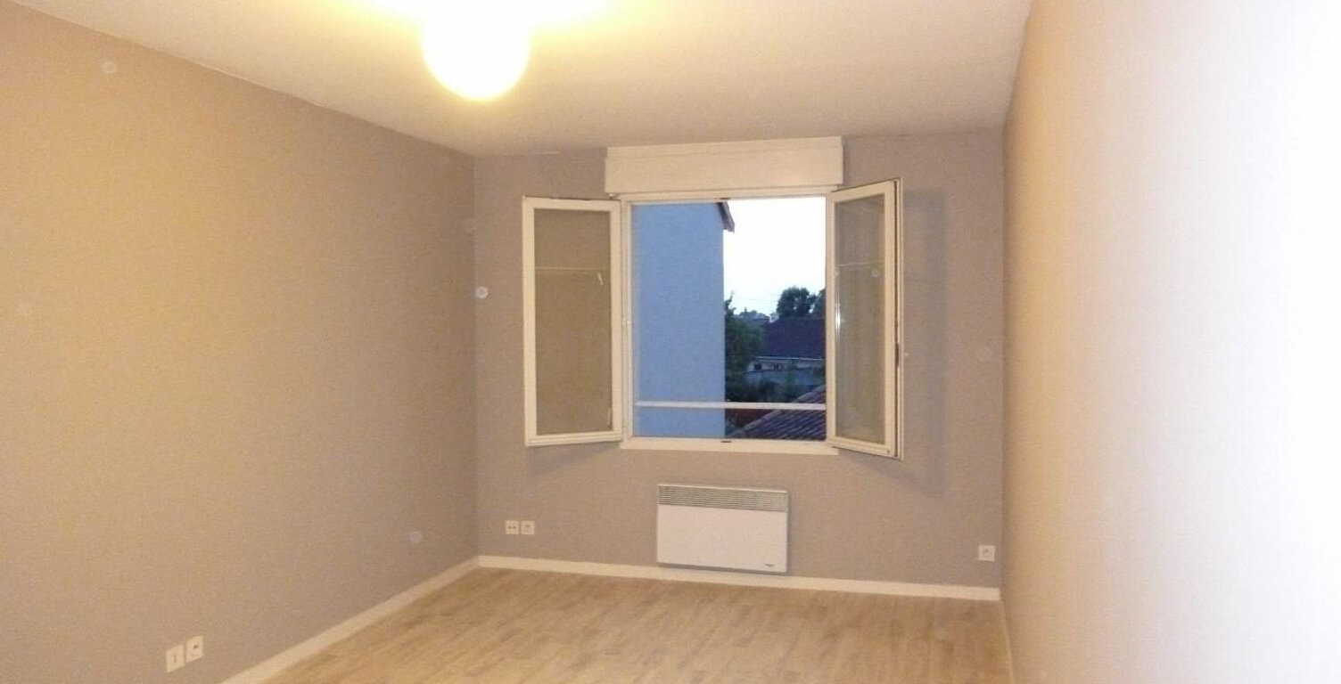 Appartement à louer BUXEROLLES — photo 1