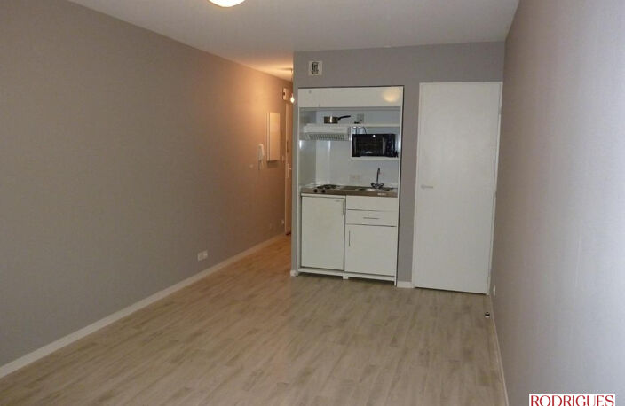 Appartement à louer BUXEROLLES — photo 2