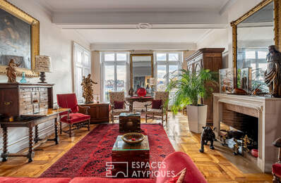 Très bel appartement bourgeois avec balcons Place Bellecour — photo du bien