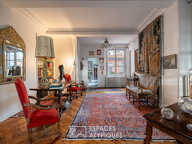 Très bel appartement bourgeois avec balcons Place Bellecour — photo 4
