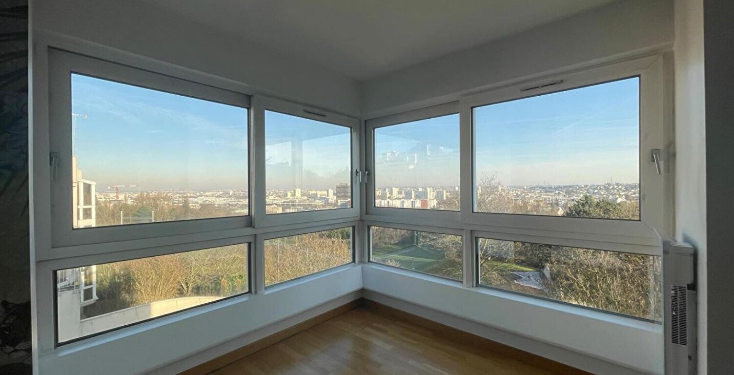 APPARTEMENT 4 PIECES MEUBLE + PARKING EN SOUS-SOL - VUE DEGAGEE — photo 1