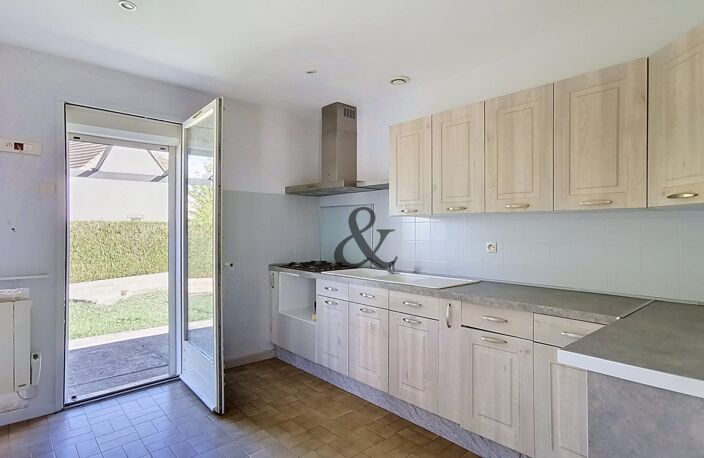 VINEUIL - MAISON 5 CHAMBRES — photo 2