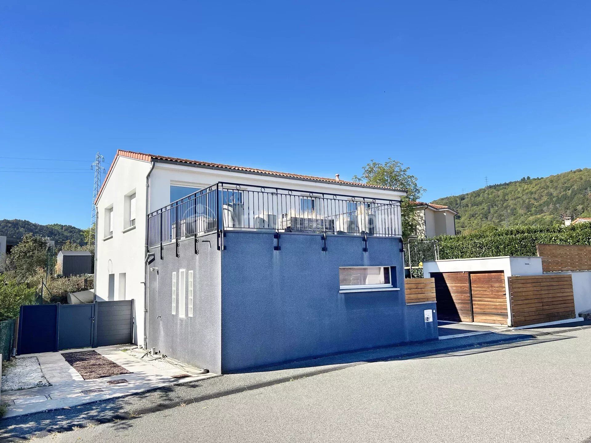 Appartement 6 pièces 161 m² · à Ceyrat · 161 m² · 465 000 €