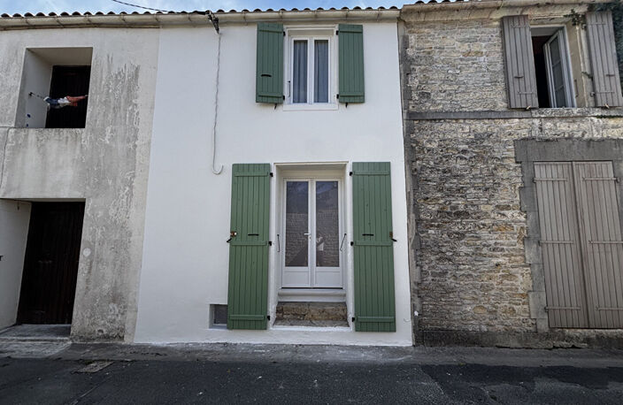 CHARME & AUTHENTICITÉ - Maison rénovée au coeur du centre historique — photo 2