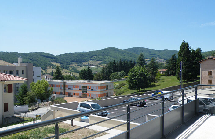 - Vaugneray - Appartement T3  62 M² avec terrasse — photo 2
