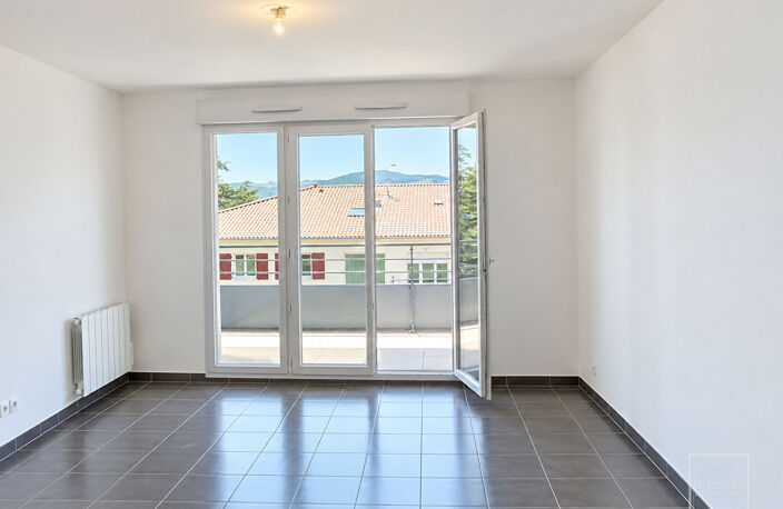 - Vaugneray - Appartement T3  62 M² avec terrasse — photo 3