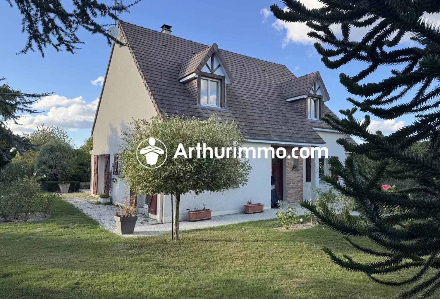 Maison de 185m² avec dépendance — photo 1