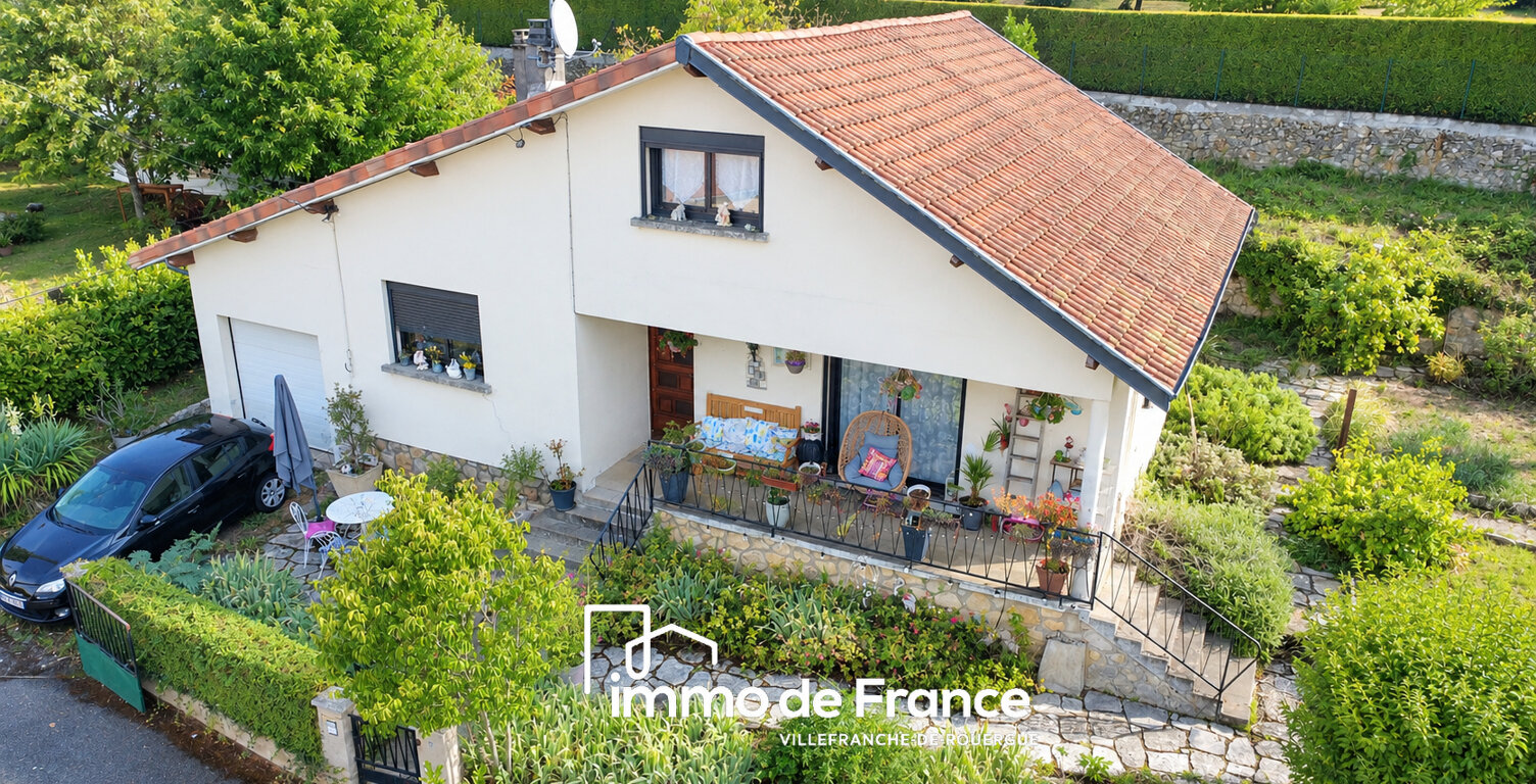 Maison T6 sur deux niveaux , garage et terrain — photo 1