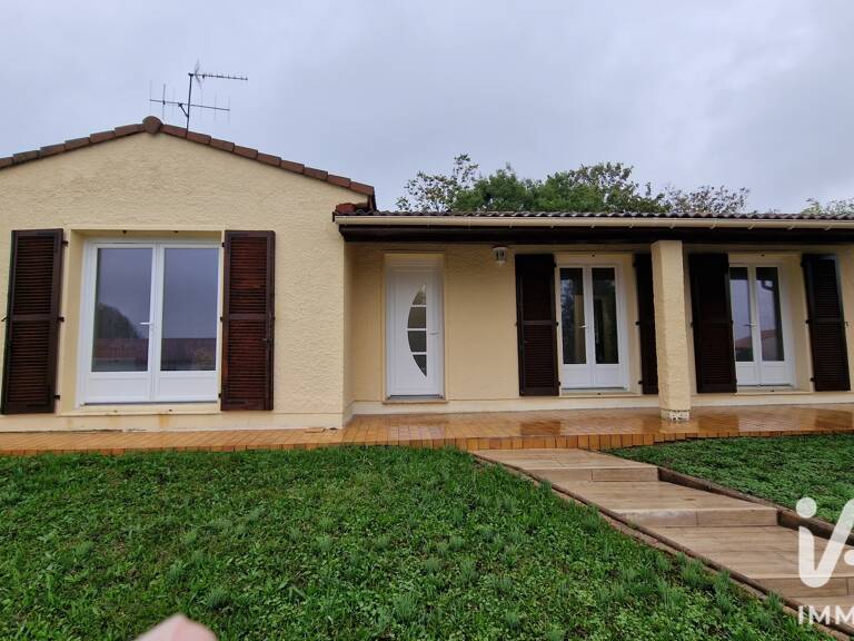 Location Maison traditionnelle 5 pièces — photo 1