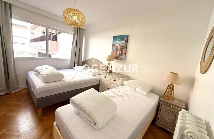 LOCATION MEUBLÉE APPARTEMENT ANTIBES CENTRE VILLE 2 CHAMBRES — photo 4