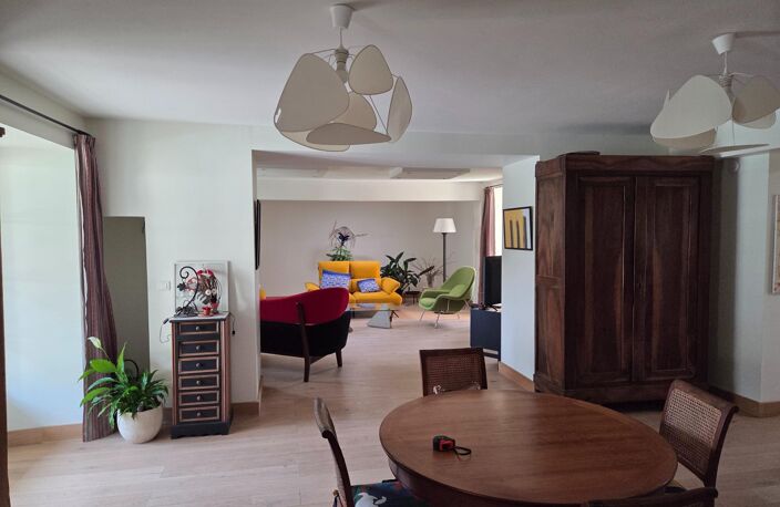 Propriété a vendre de 400 m², une maison principale et un logement attenant sur un terrain arboré de 3600 m² avec piscine et dépendances — photo 5