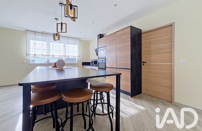 Vente Maison/villa 9 pièces — photo 2