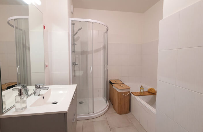 Appartement T3 de 69 m2 avec cuisine équipée et buanderie - — photo 3