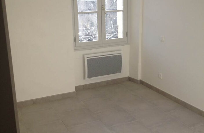 Appartement T3 de 69 m2 avec cuisine équipée et buanderie - — photo 4