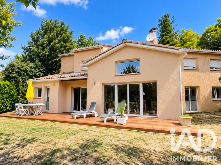 Vente Maison/villa 8 pièces — photo 1
