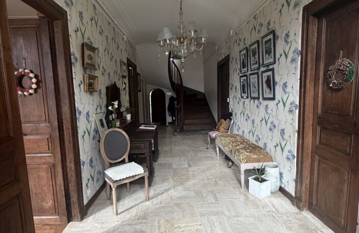 Vente Maison/villa 9 pièces — photo 2