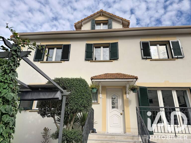 Vente Maison/villa 8 pièces — photo 1