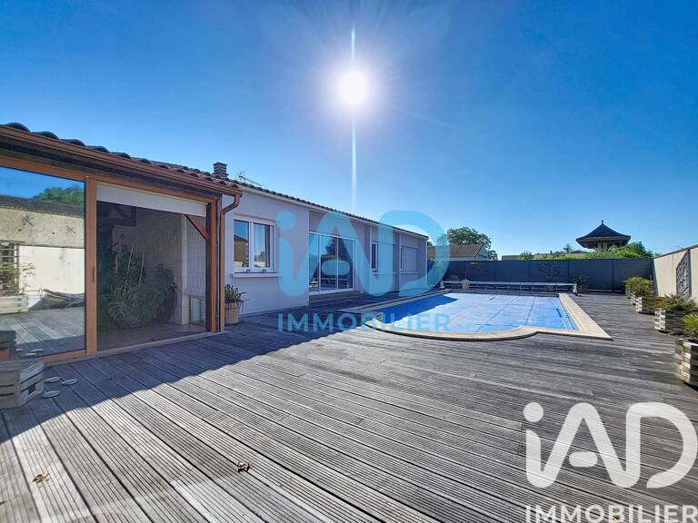 Vente Maison/villa 8 pièces — photo 1