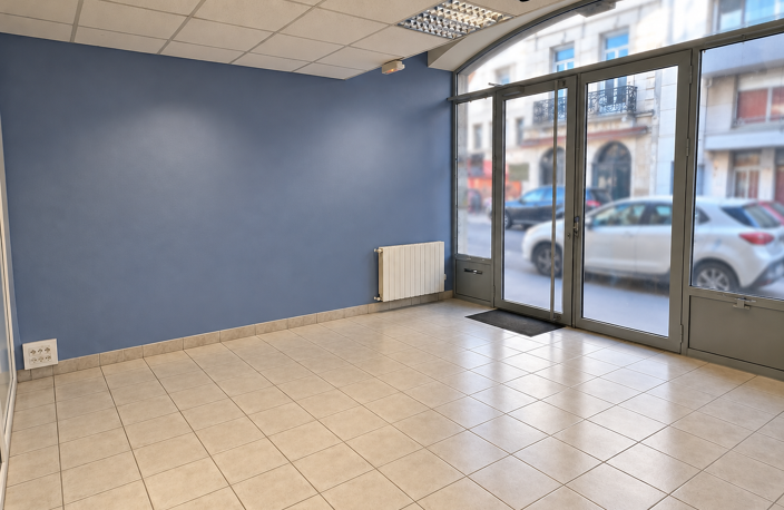 Local commercial à vendre 110m2 proche Place de La Républiqu — photo 2