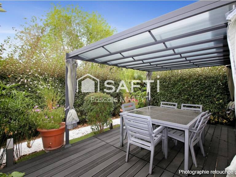 T2 rénové, terrasse, pergola, 2 parkings, piscine. — photo 1