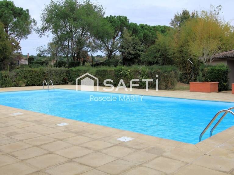 T2 rénové, terrasse, pergola, 2 parkings, piscine. — photo 1