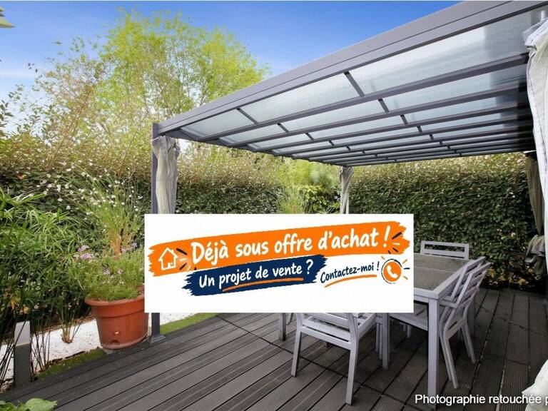 T2 rénové, terrasse, pergola, 2 parkings, piscine. — photo 1