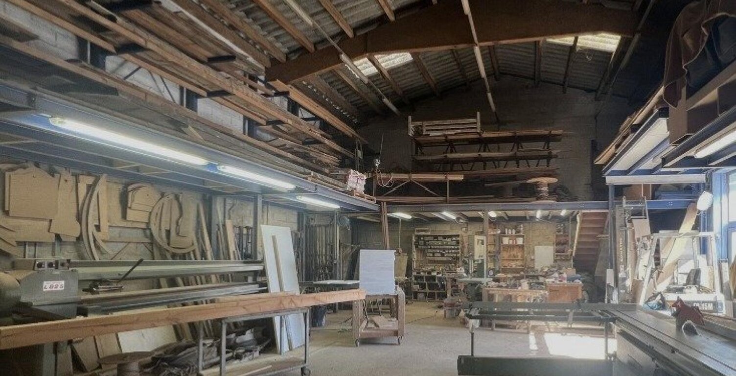 ZA Cogolin T3 + T5 2 ateliers 256 et 280m² — photo 1