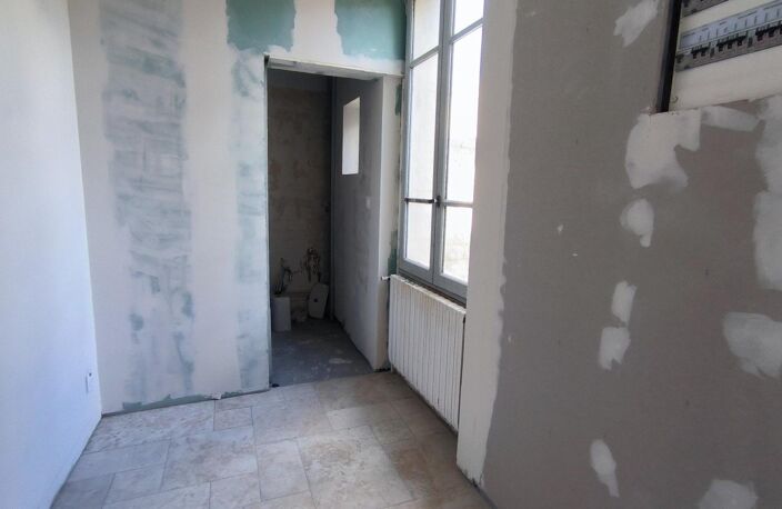 UN CADRE PRIVILÉGIÉ - LE CHARME DE L'ANCIEN - BEAU POTENTIEL — photo 3
