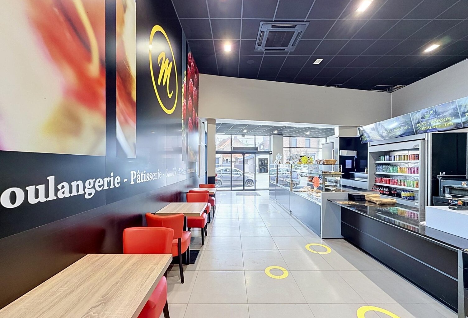 Hénin-Beaumont : local commercial de 563 m² en emplacement visibilité maximale — photo 1