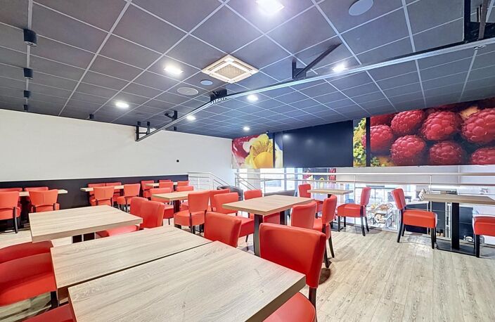 Hénin-Beaumont : local commercial de 563 m² en emplacement visibilité maximale — photo 3
